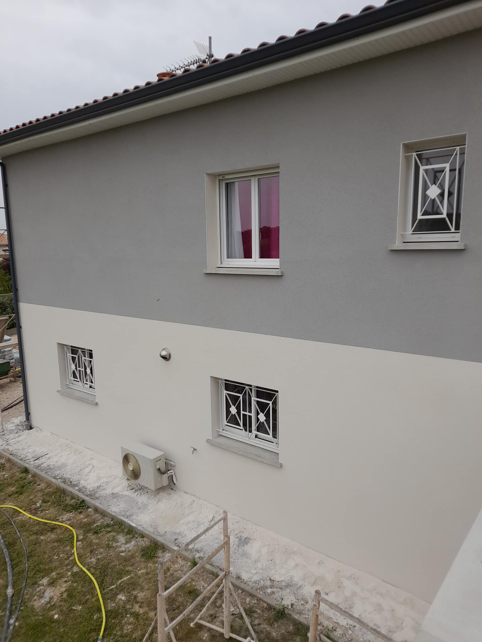 Réalisation d&rsquo;un enduit finition grattée à Mauzac