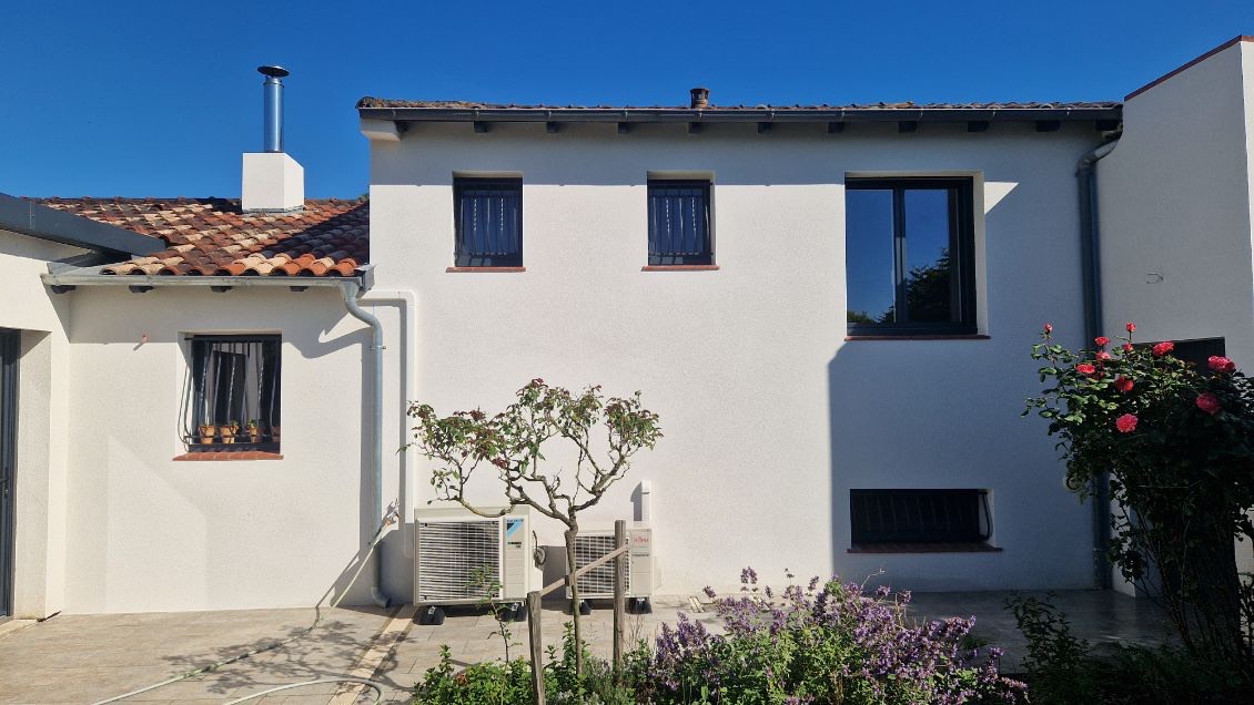 Ravalement de façades en finition grattée à Tournefeuille